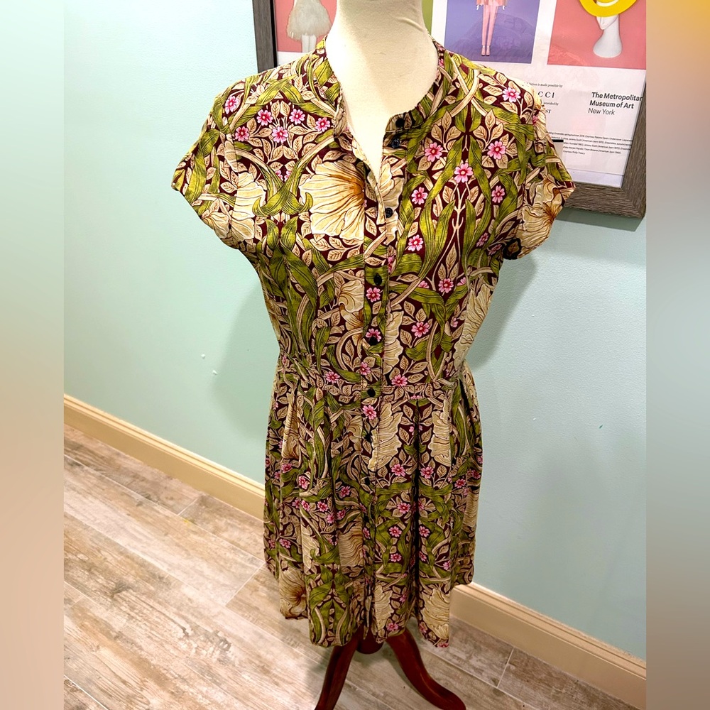 - 🌸🌼WILLIAM MORRIS & CO. x H&M collaboration. Floral dress size 8